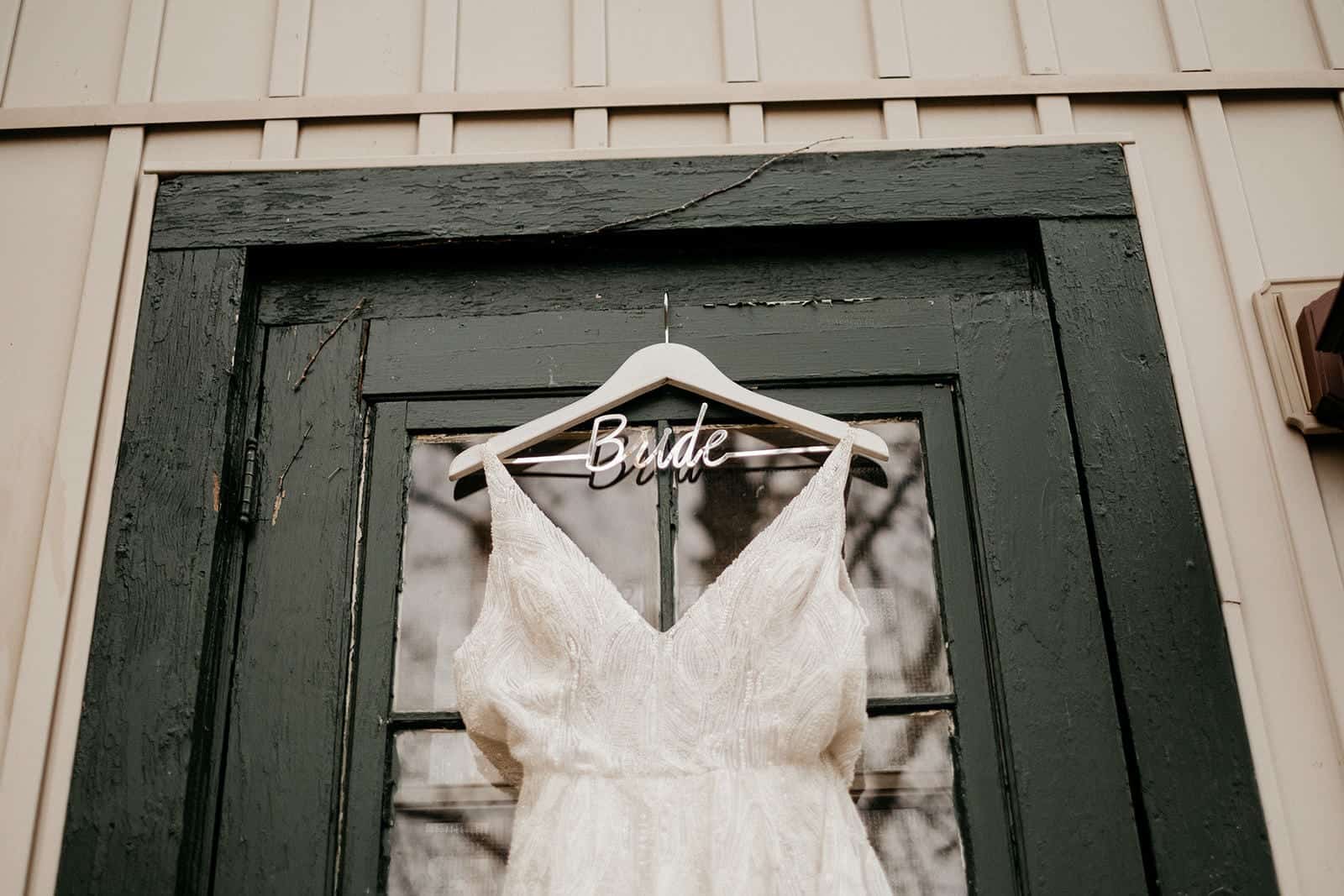 bride dress details