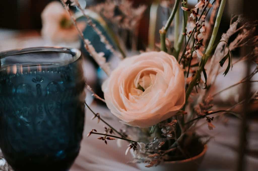 white winter wedding flowers