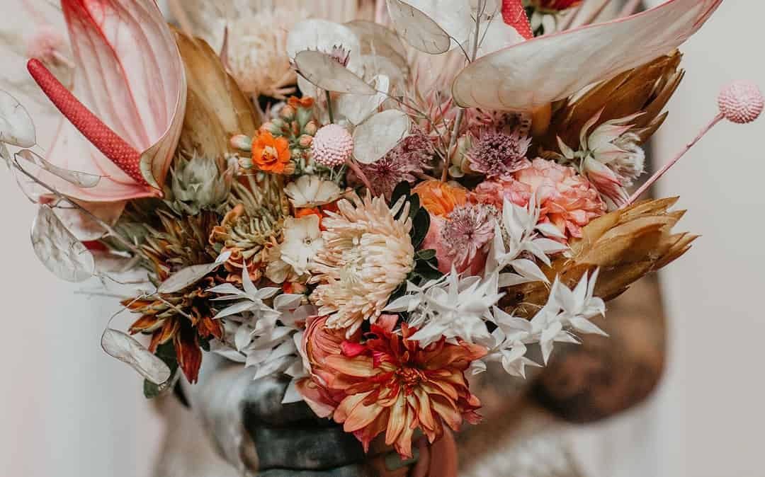 Your Guide to The Best Summer Wedding Flowers