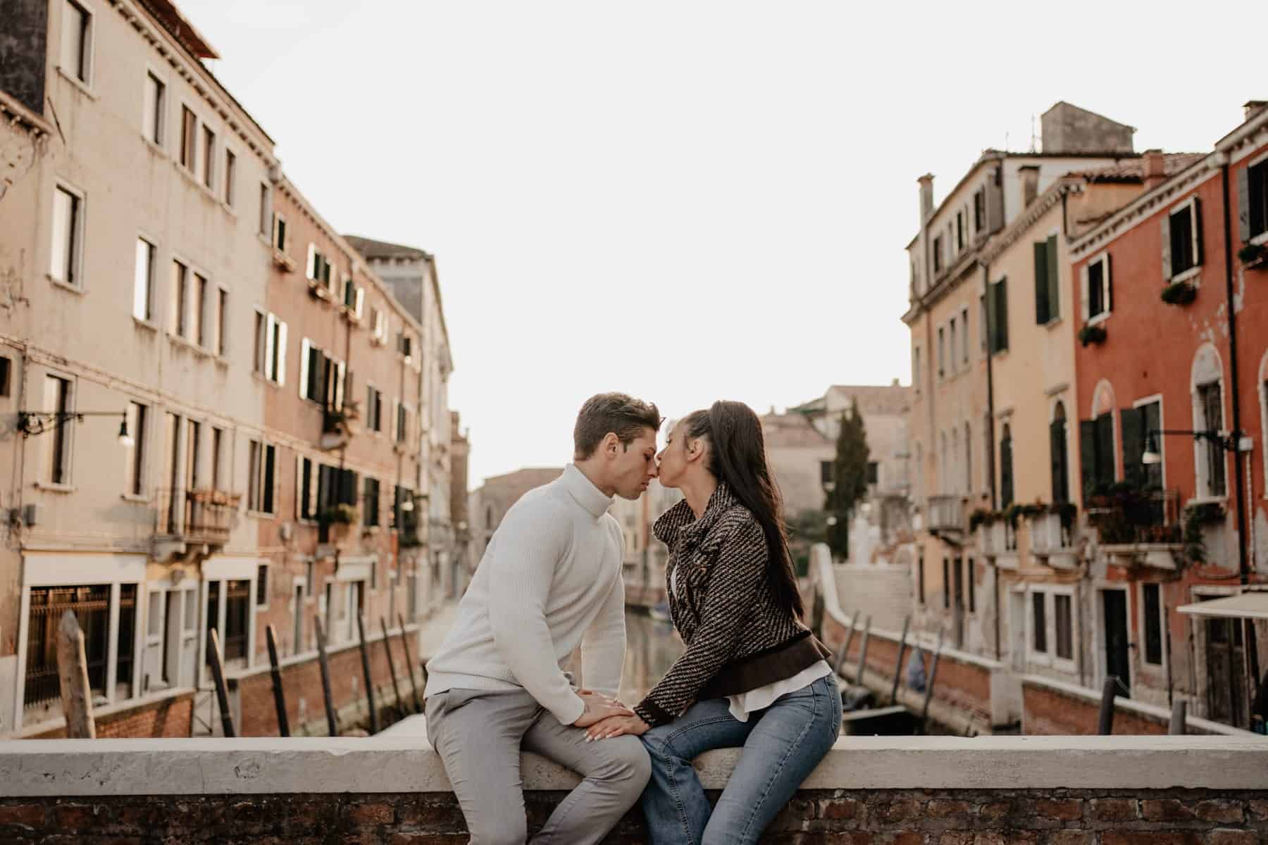 venice wedding photo on canal bridge