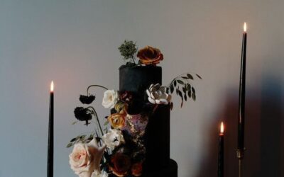Modern, Elegant Gothic Wedding Cake Ideas! For a stylish moody wedding!