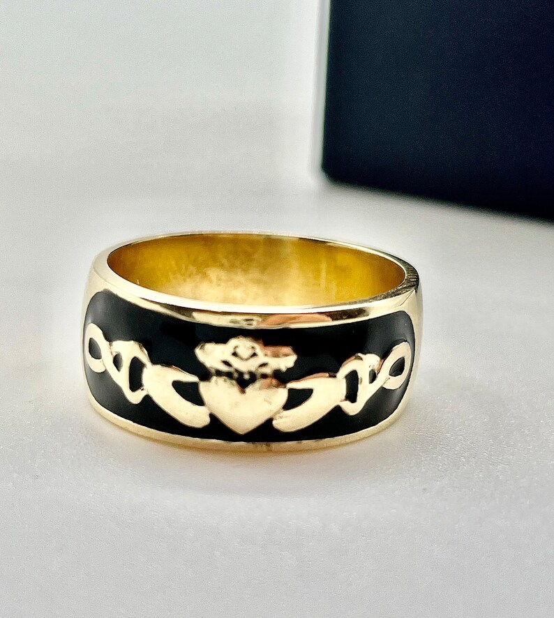 claddagh ring black