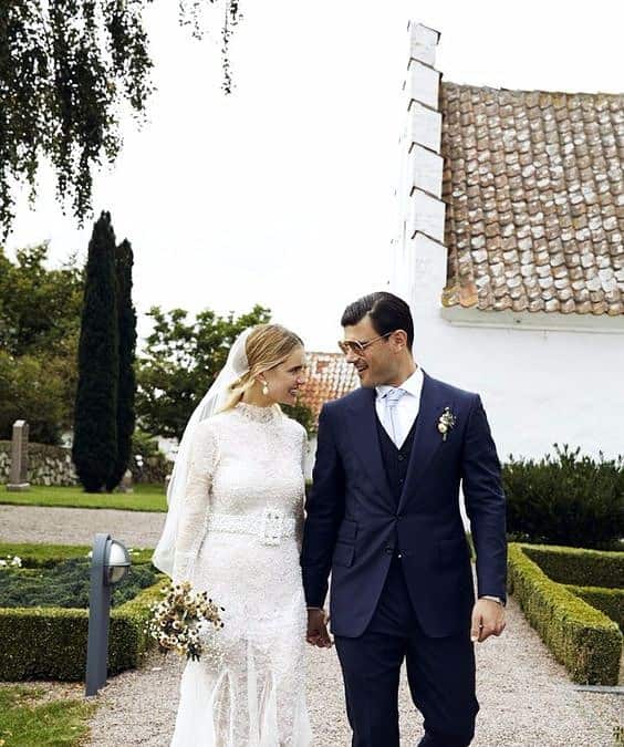 Super stylish turtleneck wedding dresses for all styles and seasons