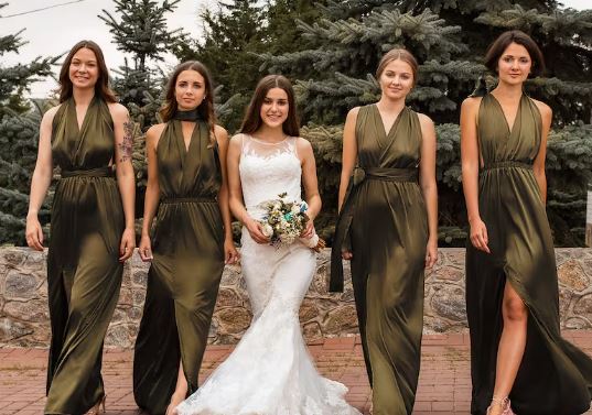 bride with 4 bridesmaids in olive green bridesmaid dresses 