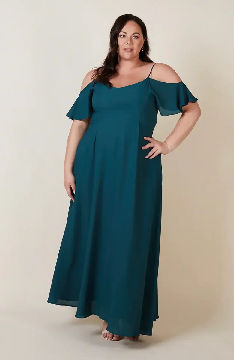 bridesmaid in forest green bridesmaid dress