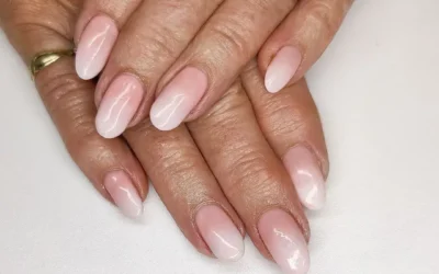 Mother of the bride’s nails: stylish and elegant nail ideas