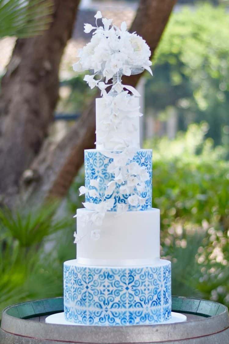 blue and white Greek vibe summer wedding cake 