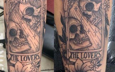 37 Hauntingly Beautiful Couple Tattoos for Lovers of the Dark