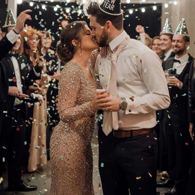 How to Plan a Spectacular New Year’s Eve Wedding + Unique Ideas for an Unforgettable Night