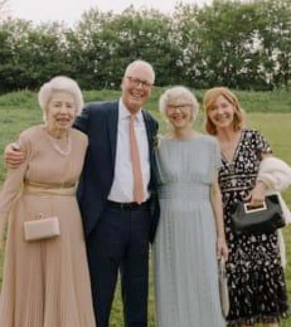 Mother of the bride & groom For over 60 Outfit Ideas