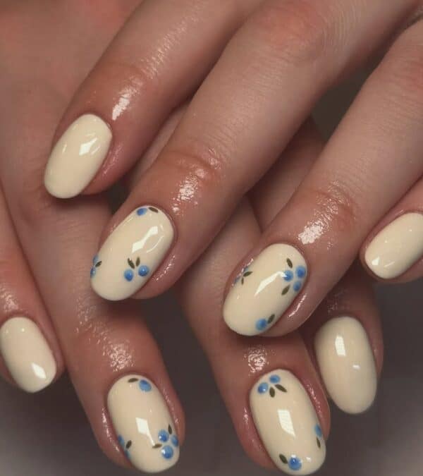 Butter Yellow Nail Ideas Perfect for Weddings