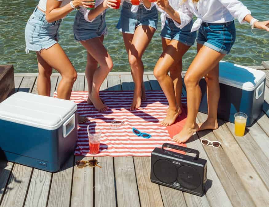 Lake House Bachelorette Party Ideas: The Ultimate Guide for Every Season and Style