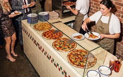 15 Winter Wedding Food Station Ideas